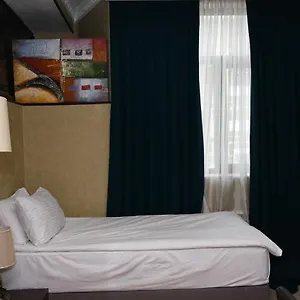 square-baku-hotel.aboutbakuhotels.com/